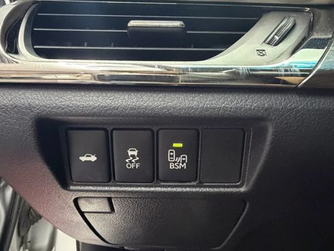 Used 2013 Toyota Avalon XLE Touring FWD image 13
