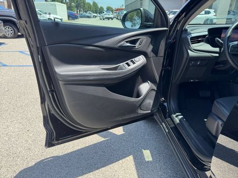 Used 2025 Buick Encore GX Preferred AWD/4WD image 15