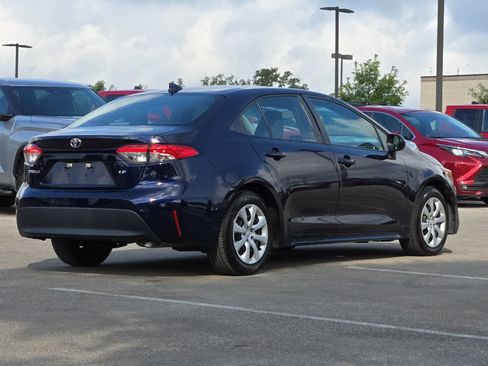 Certified 2025 Toyota Corolla LE FWD image 5