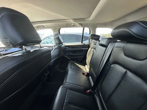 Used 2023 Jeep Grand Cherokee 4WD 4xe image 9