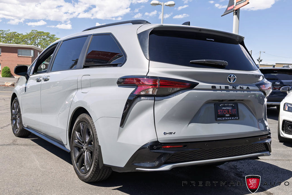 Used 2025 Toyota Sienna XSE FWD image 19