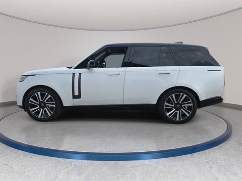 Used 2023 Land Rover Range Rover SE image 8