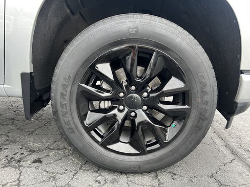 Used 2020 Chevrolet Silverado 1500 Custom w/ Custom 2.7L Value Package image 12