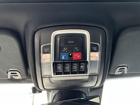 Used 2022 RAM 1500 Laramie AWD/4WD image 28
