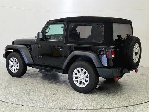Used 2023 Jeep Wrangler Sport AWD/4WD image 5