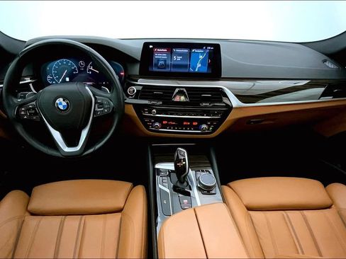 Used 2019 BMW 540i w/ Executive Package RWD image 16