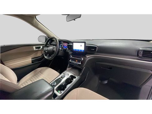 Used 2020 Ford Explorer XLT w/ Comfort Package AWD/4WD image 19