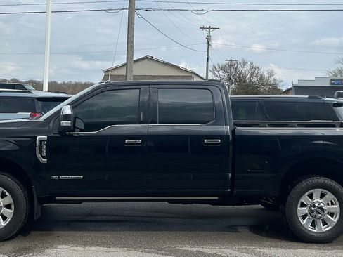 Used 2021 Ford F350 Platinum w/ FX4 Off-Road Package image 4