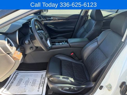 Used 2017 Nissan Maxima Platinum FWD image 12