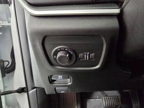 Used 2023 Jeep Grand Cherokee L Laredo image 20