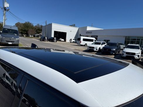 Used 2024 Land Rover Range Rover Evoque S image 9