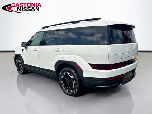 Used 2025 Hyundai Santa Fe SEL FWD image 6