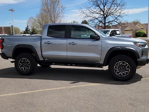 Used 2024 Chevrolet Colorado ZR2 w/ Technology Package AWD/4WD image 10