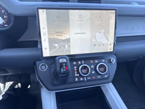 New 2026 Land Rover Defender 130 X-Dynamic SE AWD/4WD image 11