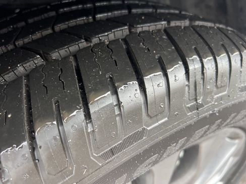 Used 2021 Nissan Armada Platinum image 9