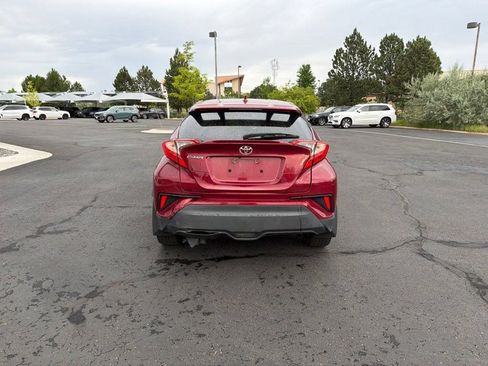 Used 2018 Toyota C-HR XLE FWD image 4