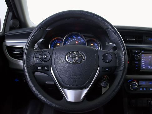 Used 2016 Toyota Corolla LE FWD image 25