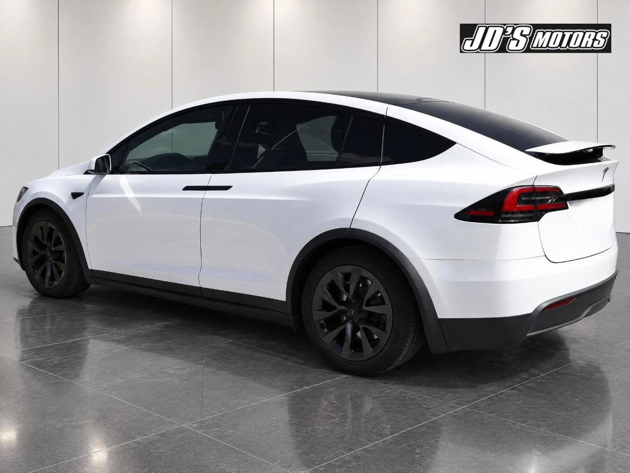 Used 2022 Tesla Model X AWD/4WD image 3