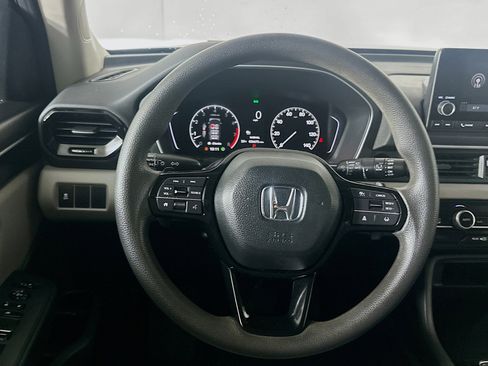 Used 2023 Honda Pilot LX image 18