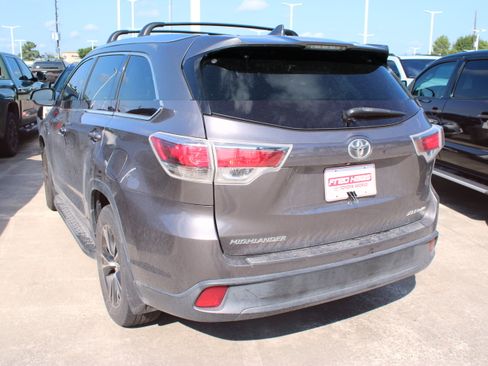 Used 2016 Toyota Highlander XLE AWD/4WD image 6