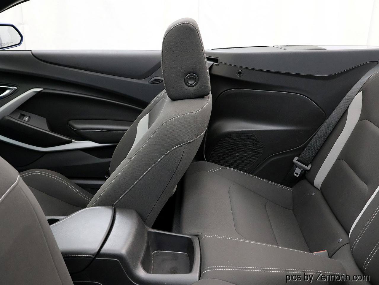Used 2020 Chevrolet Camaro LT w/ RS Package RWD image 15