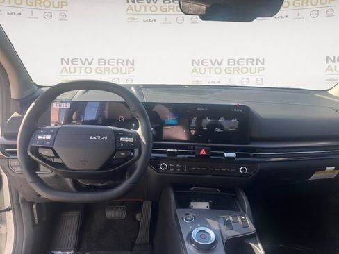 New 2026 Kia Sportage EX AWD/4WD image 10
