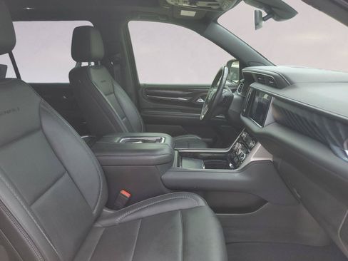 Used 2022 GMC Yukon XL Denali RWD image 15