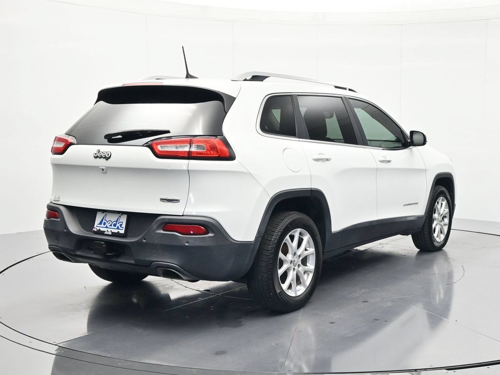 Used 2016 Jeep Cherokee Latitude FWD image 5