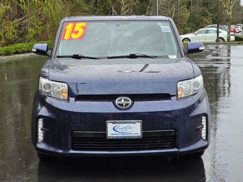 Used 2015 Scion xB image 2