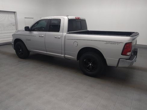 Used 2017 RAM 1500 Classic SLT RWD image 3