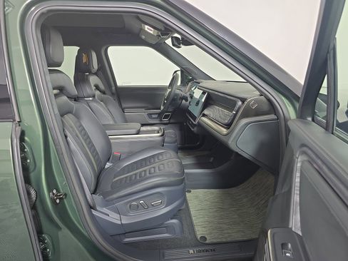 Used 2022 Rivian R1S Launch Edition AWD/4WD image 24