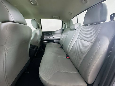 Used 2020 Toyota Tacoma SR5 RWD image 26