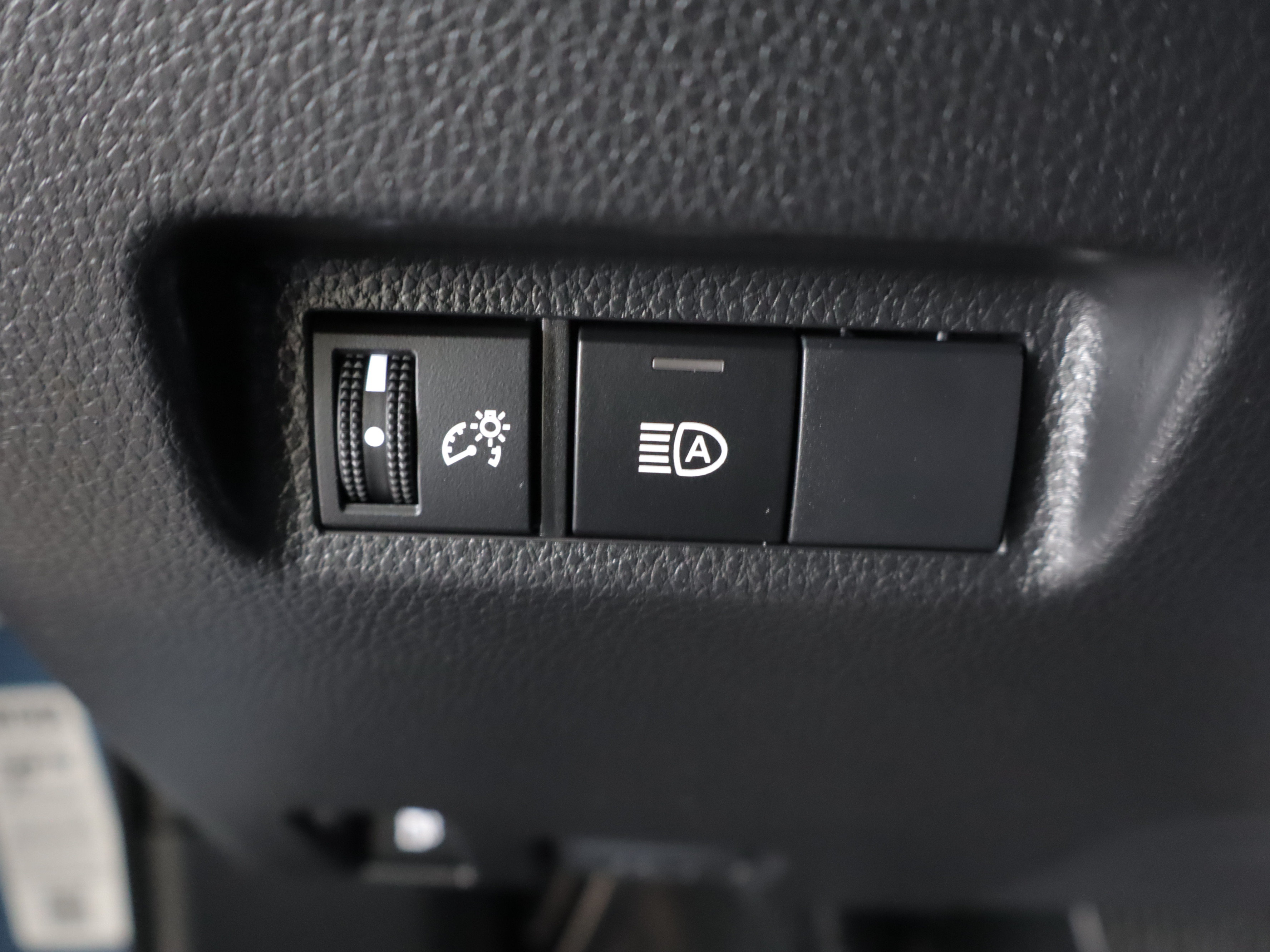Used 2023 Toyota RAV4 SE AWD/4WD image 18