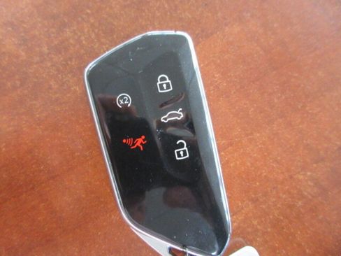 Used 2025 Volkswagen Atlas SE image 35