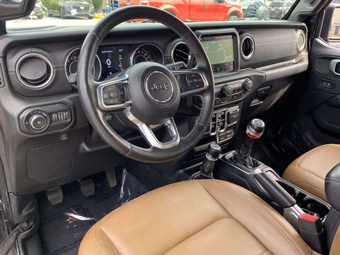 Used 2020 Jeep Wrangler Unlimited Sahara AWD/4WD image 14