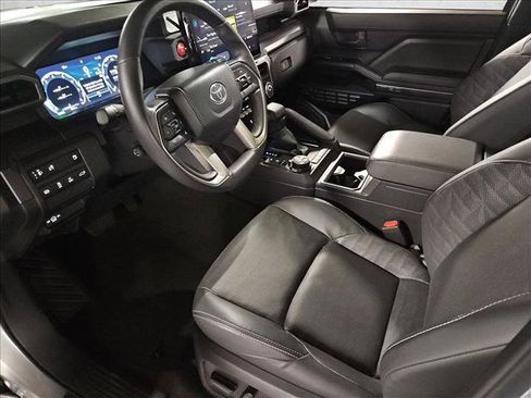 Used 2025 Toyota 4Runner TRD Off-Road Premium w/ Tow Technology Package AWD/4WD image 10