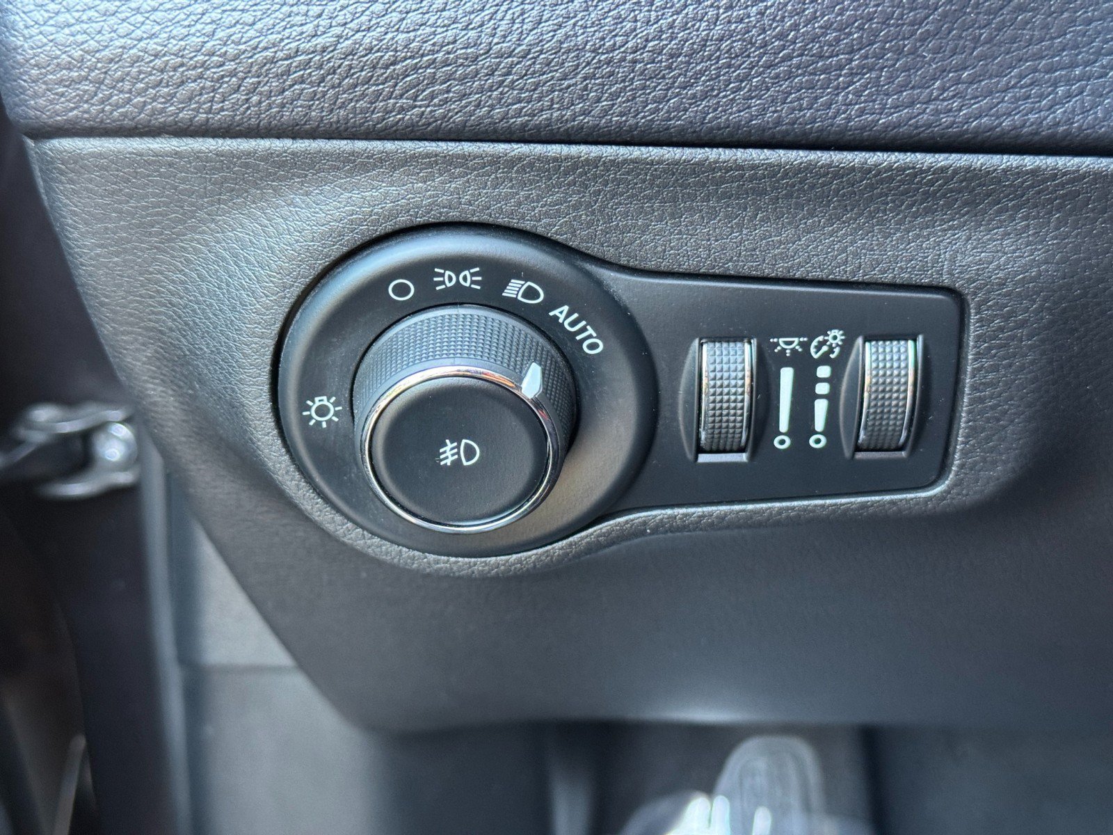 Used 2017 Jeep Compass Limited AWD/4WD image 16