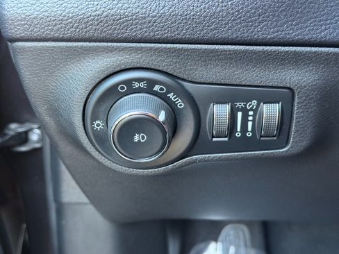 Used 2017 Jeep Compass Limited AWD/4WD image 16
