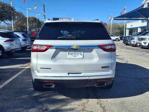 Used 2021 Chevrolet Traverse High Country image 22