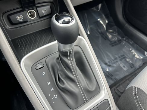 New 2025 Hyundai Venue SEL image 23