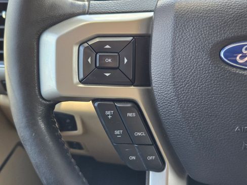 Used 2019 Ford F250 Lariat w/ Lariat Ultimate Package AWD/4WD image 12