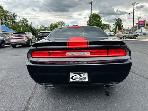 Used 2012 Dodge Challenger SXT RWD image 7