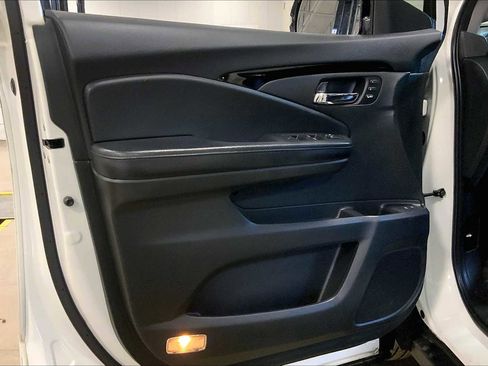 Used 2018 Honda Pilot Touring image 23