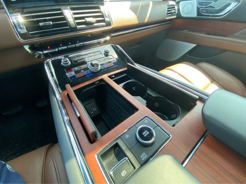 Used 2024 Lincoln Navigator Reserve AWD/4WD image 44
