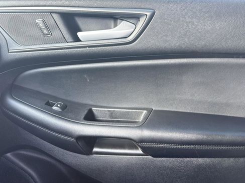 Used 2024 Ford Edge SE w/ Black Appearance Package image 22