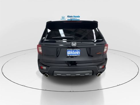 Used 2024 Honda Passport TrailSport image 9