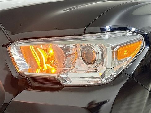 Used 2020 Toyota Tacoma SR image 30