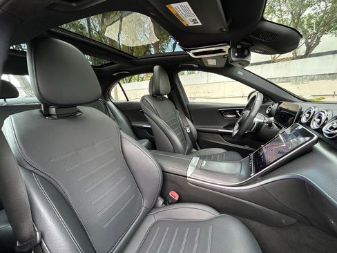 Used 2025 Mercedes-Benz C 300 4MATIC Sedan image 36