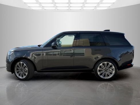 New 2026 Land Rover Range Rover SE image 8