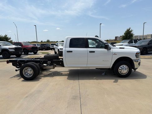 New 2026 RAM 3500 Big Horn AWD/4WD image 7
